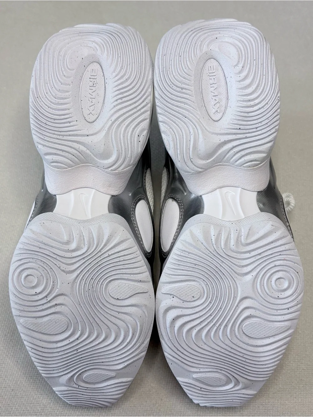 Nike Air Max Muse White Silver Metallic Size 7